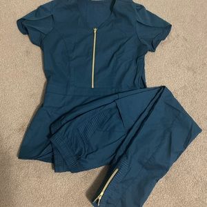 Jaanuu scrubs set